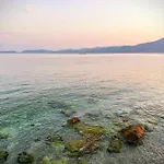 Apartment Retreat In Town Corinth