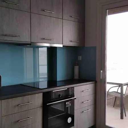 Apartment Retreat In Town *