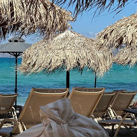 Retreat In Town * Corinto