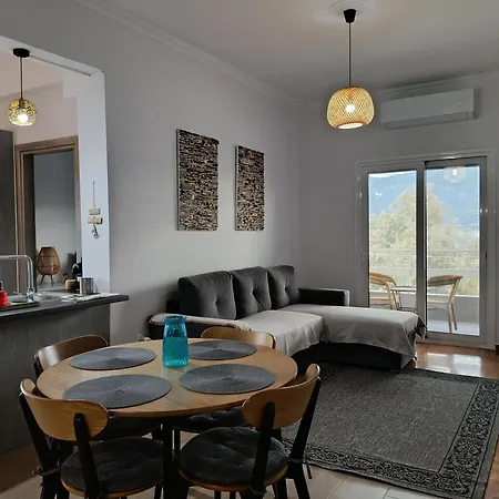 Retreat In Town Apartment Corinth